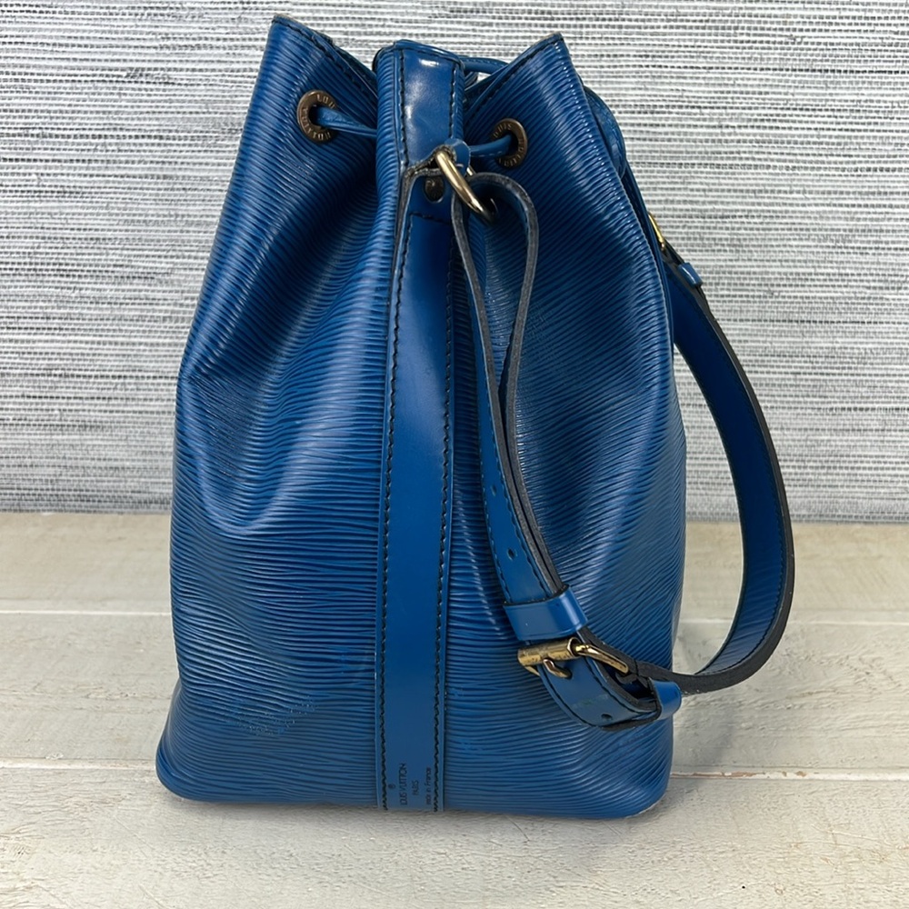 Louis Vuitton Epi Petit Noe Shoulder Bag Blue - Picture 3 of 15